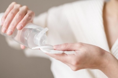 Những lưu ý khi sử dụng nước tẩy trang để tránh da bị tổn thương