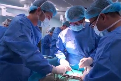 Bệnh nhân đầu tiên ở Việt Nam điều trị ung thư xương bằng ni tơ lỏng hồi phục thần kỳ