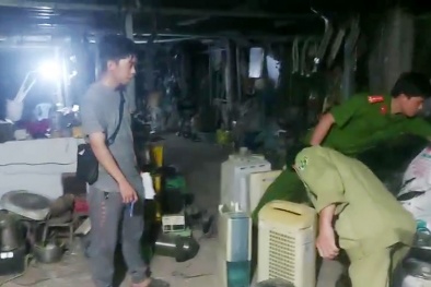 Phát hiện hàng hoá nghi vấn nhập lậu tại kho phế liệu