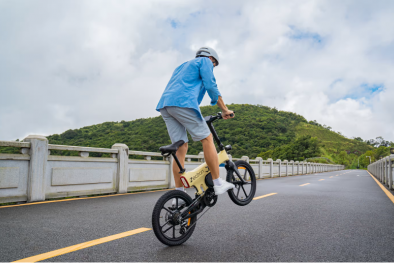 Phát triển loại xe điện gấp gọn có thể chạy 120 km sau một lần sạc