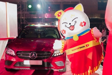 Techcombank chơi lớn, tri ân khách hàng hàng trăm nghìn quà tặng có tổng trị giá đến 100 tỷ đồng