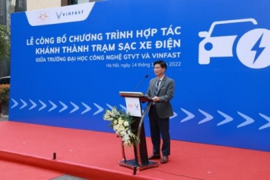 Trường Đại học công lập đầu tiên tại Hà Nội lắp đặt trạm sạc ô tô điện