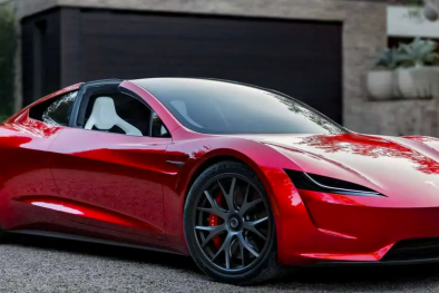 Tesla triệu hồi 321.000 xe do lỗi đèn hậu