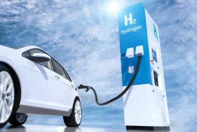 Phát triển xe điện đi được 2.000 km mỗi lần nạp đầy