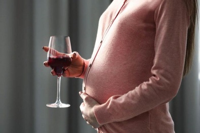 Cảnh báo: Uống rượu khi mang thai có thể làm thay đổi cấu trúc não của trẻ