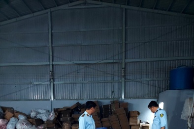 Bắt quả tang kho sản xuất dầu gội, sữa tắm giả nhãn hiệu nổi tiếng tại Tp. Hồ Chí Minh