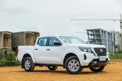 Nissan Navara EL 2WD giá 699 triệu đồng với nhiều cải tiến vượt trội
