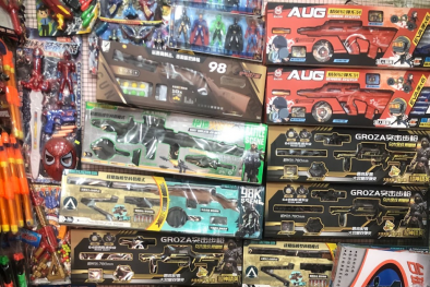 Đồ chơi độc hại ‘bủa vây’ trẻ em