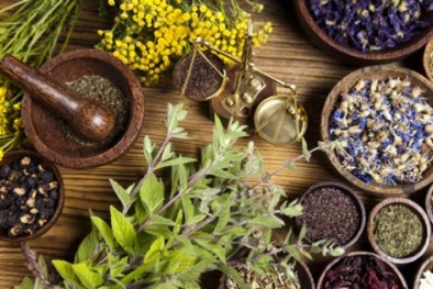 Cảnh báo: Dùng thuốc nam điều trị ung thư có thể bỏ lỡ 'cơ hội vàng' điều trị bệnh