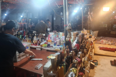 Hàng nhái, hàng giả tràn ngập vỉa hè: Xác định rõ trách nhiệm người đứng đầu từng khu vực