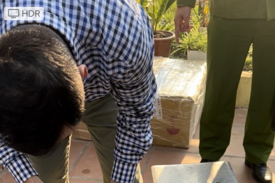 Bài 3: Lộ diện những 'bóng hồng' buôn tem giả