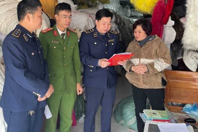 Nam Định: Tạm giữ hơn 1 tấn vải may mặc các loại