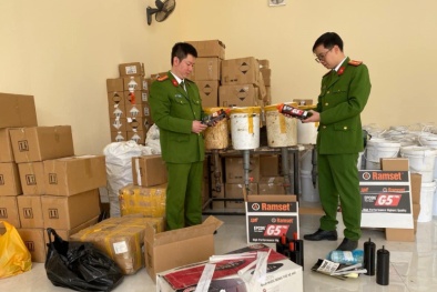  Triệt phá thành công vụ sản xuất làm giả keo dán công nghiệp quy mô lớn