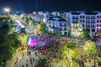 Phố đêm Grand Park thu hút trăm nghìn du khách có gì 'hot'?