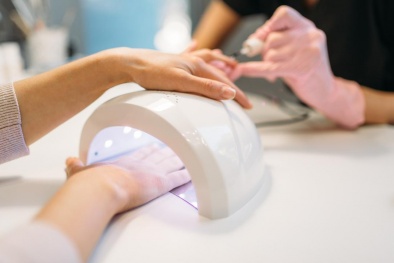 Nguy cơ ung thư từ máy sấy sơn móng tay