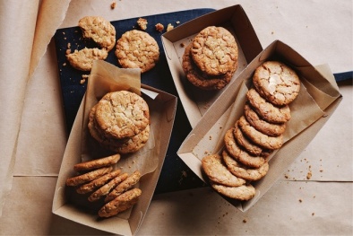 Bánh quy, bánh mì kẹp thịt có thể làm gián đoạn quá trình tiêu hóa