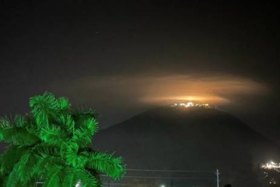 Chưa thể đến Bắc Mỹ hay Canada săn mây dạ quang, đến Núi Bà Đen ngắm mây siêu hiếm cũng có thể khiến bạn 'bớt ghiền'