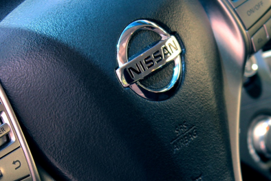 Nissan triệu hồi gần nửa triệu xe vì biểu tượng gắn trên vô lăng có thể nứt, làm bị thương