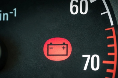 Lưu ý những dấu hiệu cảnh báo ắc-quy ô tô sắp hỏng