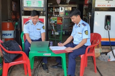 Xử phạt doanh nghiệp kinh doanh xăng dầu sử dụng giấy phép đã hết hạn