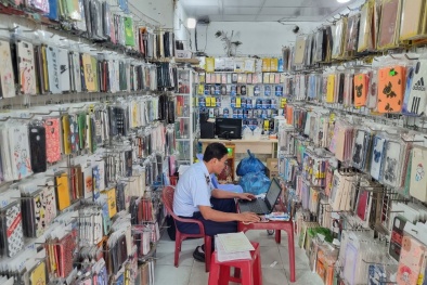 Bình Thuận: Phát hiện nhiều cơ sở kinh doanh phụ kiện điện thoại không rõ nguồn gốc 