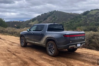 Rivian triệu hồi hơn 12.000 xe điện do lỗi túi khí không bung