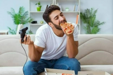 Những thực phẩm đàn ông trung niên nên tránh xa vì có thể gây hại sức khỏe