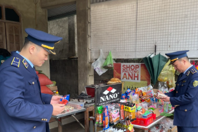 Những nguy cơ từ chân gà ăn liền nhập lậu 