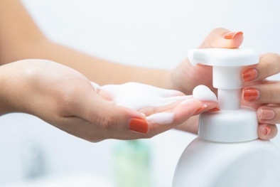 Hóa chất được tìm thấy trong mỹ phẩm và các sản phẩm vệ sinh có nguy cơ gây sinh non