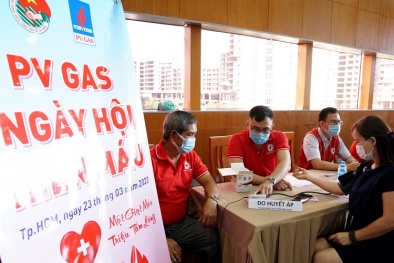 Ngày hội hiến máu PV GAS - Một giọt máu triệu tấm lòng 
