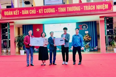 Tặng gần 3.000 cuốn sách và tổ chức hướng nghiệp cho 6.000 học sinh