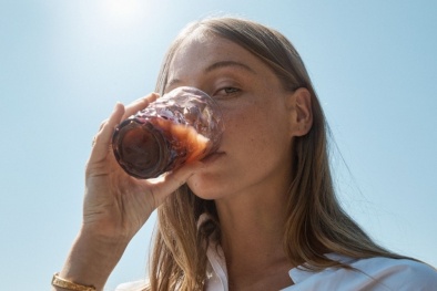 Tiêu thụ nhiều đồ uống có đường có thể gây mụn trứng cá 