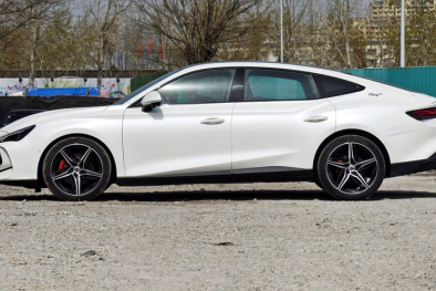 Mẫu ô tô MG7 2023 có giá chỉ từ hơn 400 triệu nhưng nội thất hiện đại như xe sang châu Âu