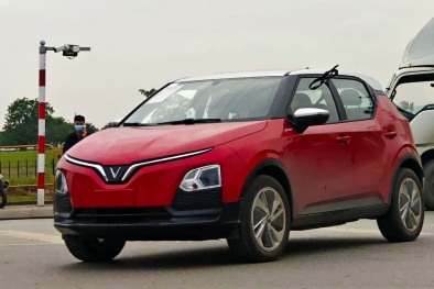 VinFast VF5 tiếp tục lộ ảnh vận hành, nội thất tiết lộ toàn bộ