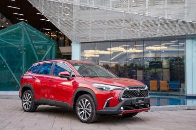 Toyota tặng lệ phí trước bạ hai mẫu xe Vios và Corolla Cross