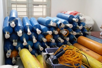 Quảng Ninh: Phát hiện và thu giữ hơn 500 bình khí cười các loại