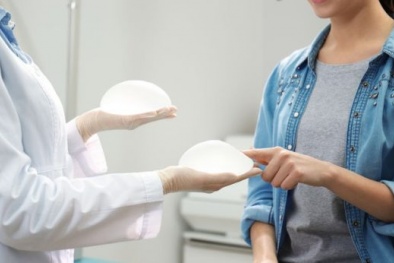 Biến chứng nguy hiểm do thực hiện thủ thuật nâng ngực không phẫu thuật