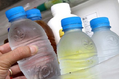 Chuyên gia chỉ ra những lý do tuyệt đối tránh tái sử dụng chai nhựa