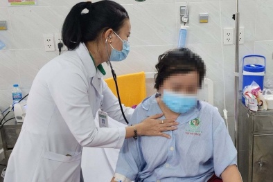 Máu trắng như sữa nghi do uống thuốc giảm cân thảo dược mua ở tiệm thuốc tây