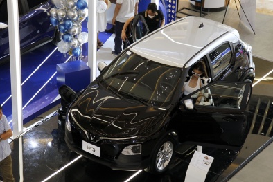 VinFast VF5 giá bán từ 458 triệu đồng, bàn giao những mẫu xe đầu tiên tại Hà Nội