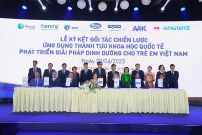 Vinamilk hợp tác 6 tập đoàn hàng đầu thế giới nâng chuẩn sữa bột trẻ em