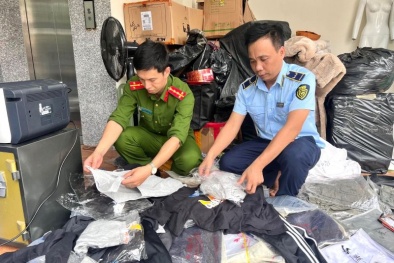 Hà Nội tạm giữ trên 250 sản phẩm thời trang có dấu hiệu giả mạo nhãn hiệu nổi tiếng