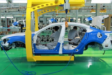 Vì sao Bộ Tài chính trình Chính phủ chưa thực hiện giảm 50% lệ phí trước bạ ô tô trong nước?