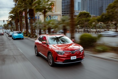 VinFast hợp tác với I-CAR đào tạo và sửa chữa đồng sơn