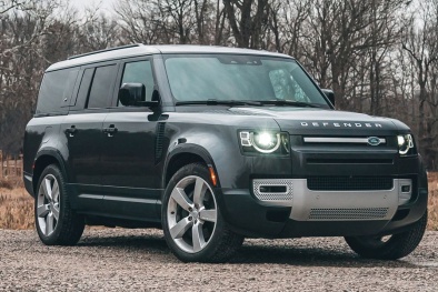 Triệu hồi Land Rover Defender trên toàn cầu do lỗi an toàn