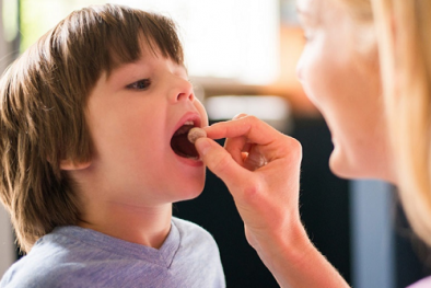 Chuyên gia cảnh báo tránh lạm dụng thực phẩm chức năng để tăng sức đề kháng cho con