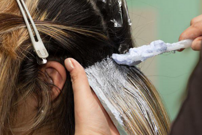 Thuốc nhuộm tóc giá rẻ tràn lan thị trường, cẩn trọng khi mua và dùng