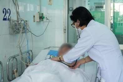 Suýt tử vong vì ăn nhầm xác nhộng ve sầu lầm tưởng là 'đông trùng hạ thảo'