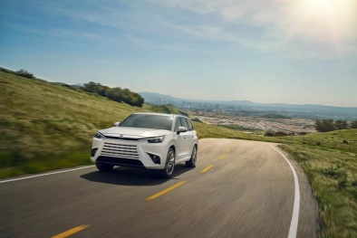 Mẫu ô tô Lexus TX 2024 thế hệ đầu tiên lộ diện với thiết kế sắc sảo, an toàn đạt tiêu chuẩn