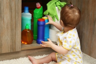 Chuyên gia chỉ cách phòng tránh ngộ độc hóa chất cho trẻ tại nhà